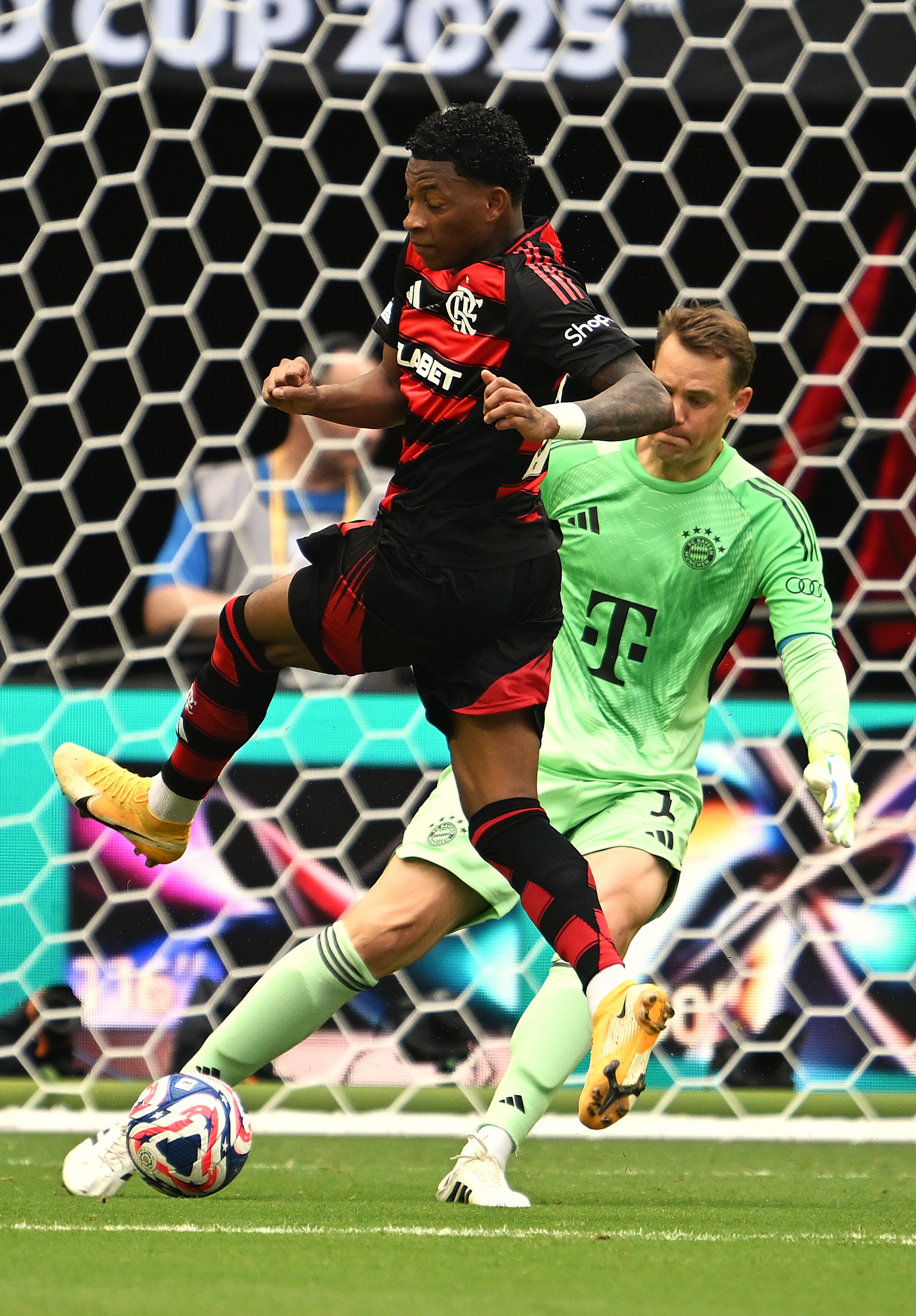 包含拜仁慕尼黑:不败金身,轻松击败对手的词条 包含拜仁慕尼黑:不败金身,轻松击败对手的词条