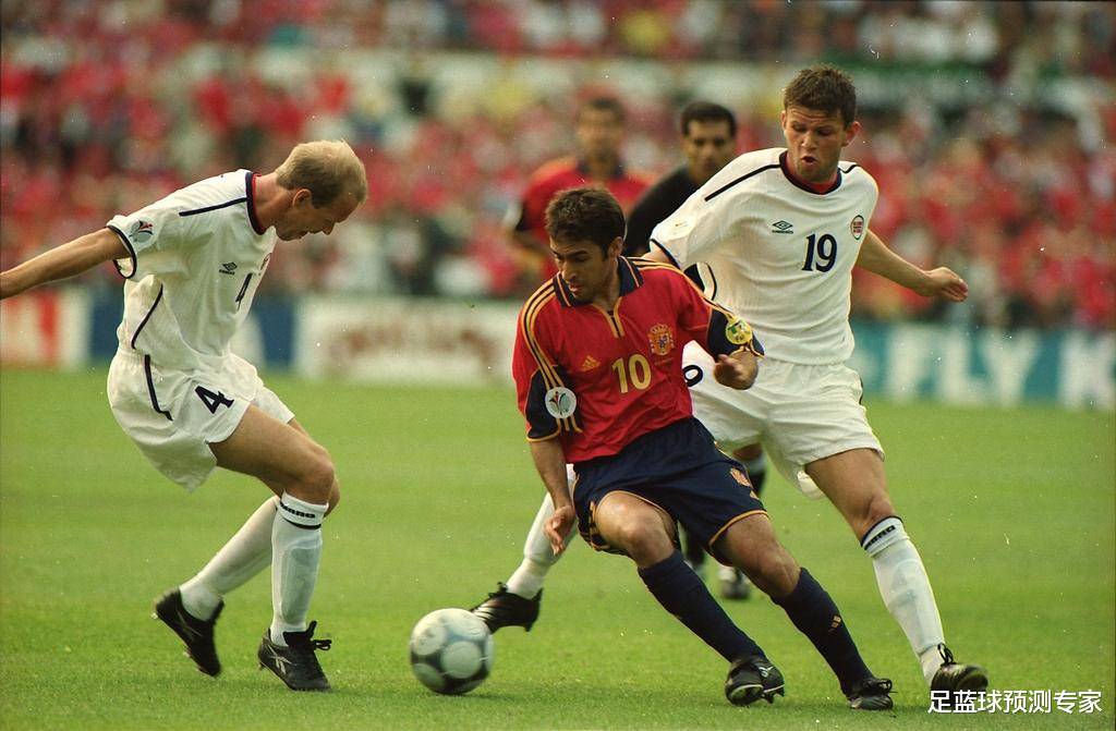 捷克队攻守俱佳,晋级欧预赛 捷克队攻守俱佳,晋级欧预赛