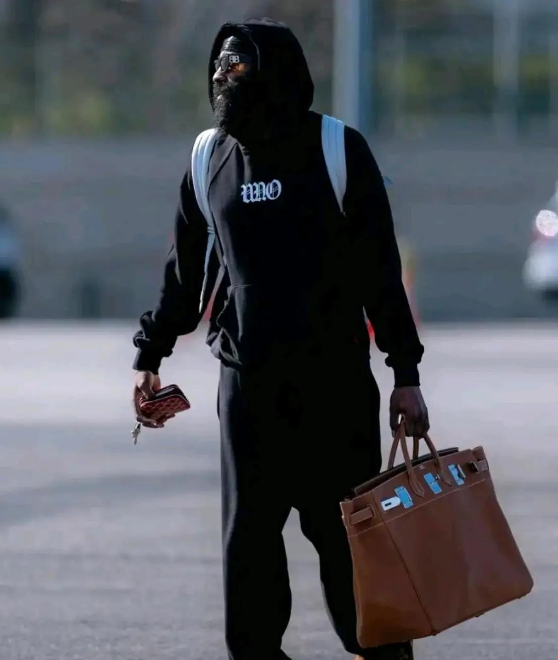 包含灰熊艰难击败骑士,保持不败之身的词条 包含灰熊艰难击败骑士,保持不败之身的词条