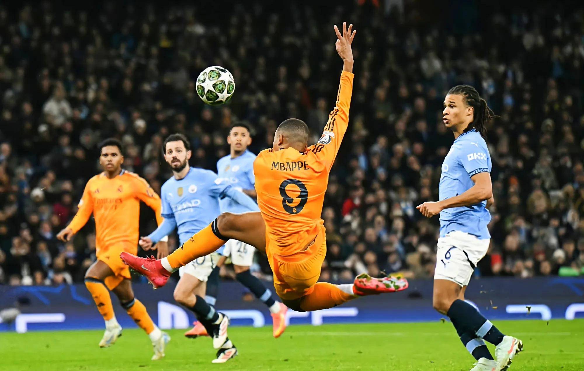 包含曼城大胜，稳步前进欧冠淘汰赛的词条