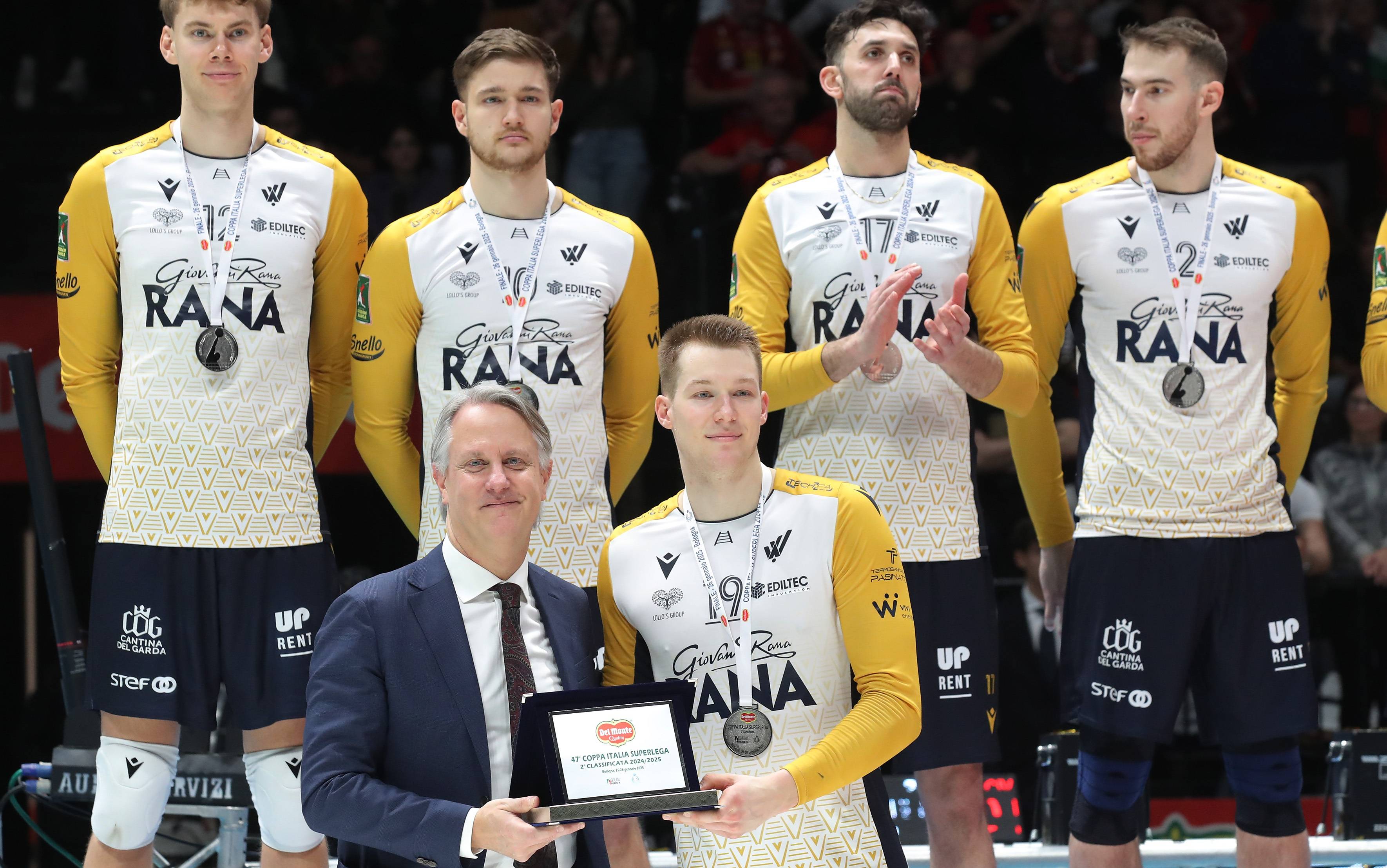 意大利队员力压群雄，夺得运动会桂冠