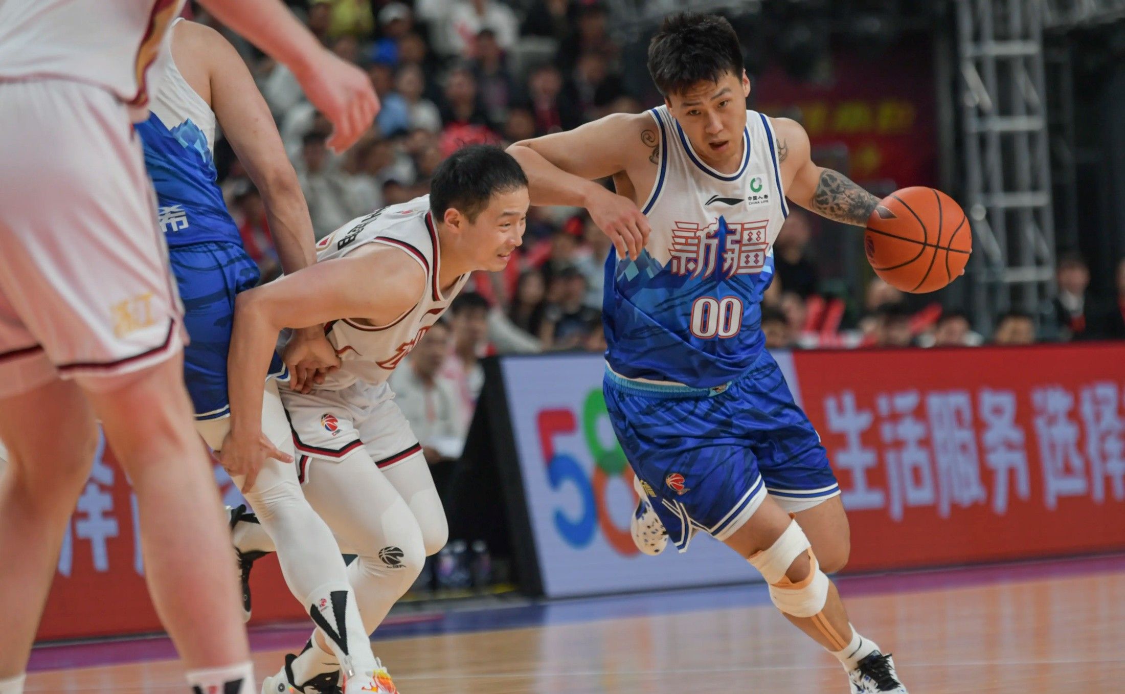 热火翻盘新疆队，赵继伟扛起全队