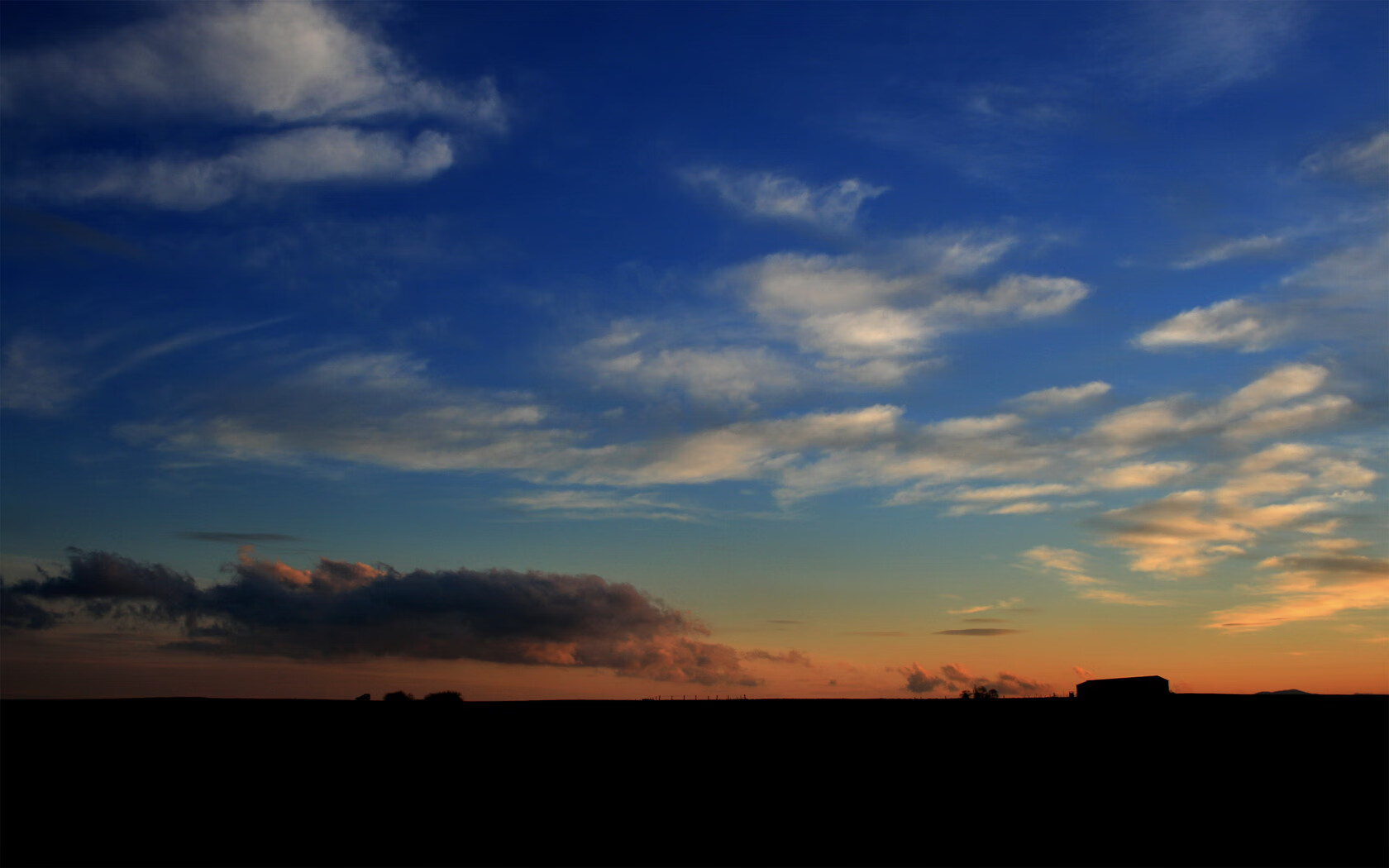 隐秘引擎，从万金油到阵眼，罗德里如何在哈维棋局中悄然升变？