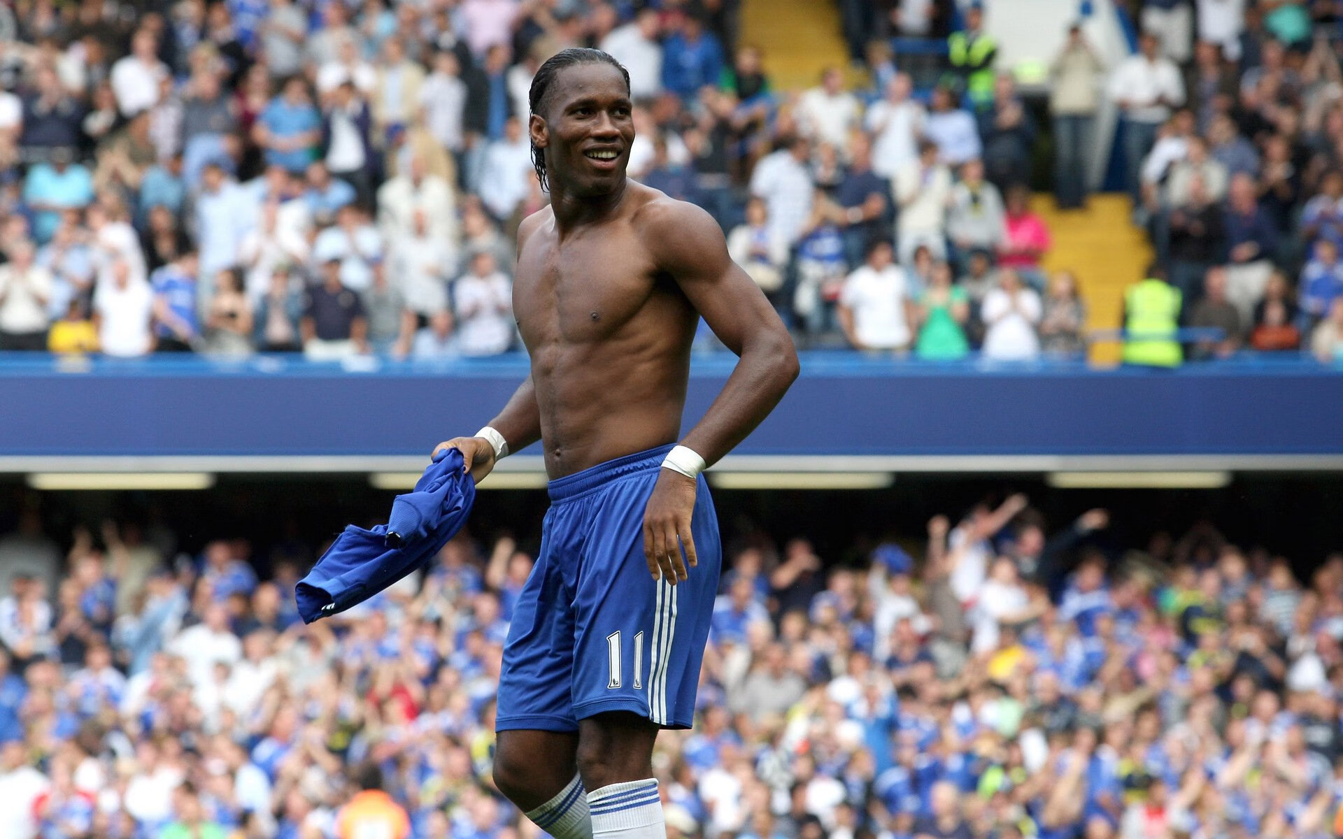 篮球巨星降临绿茵场？德甲争冠夜惊现哈登时刻！